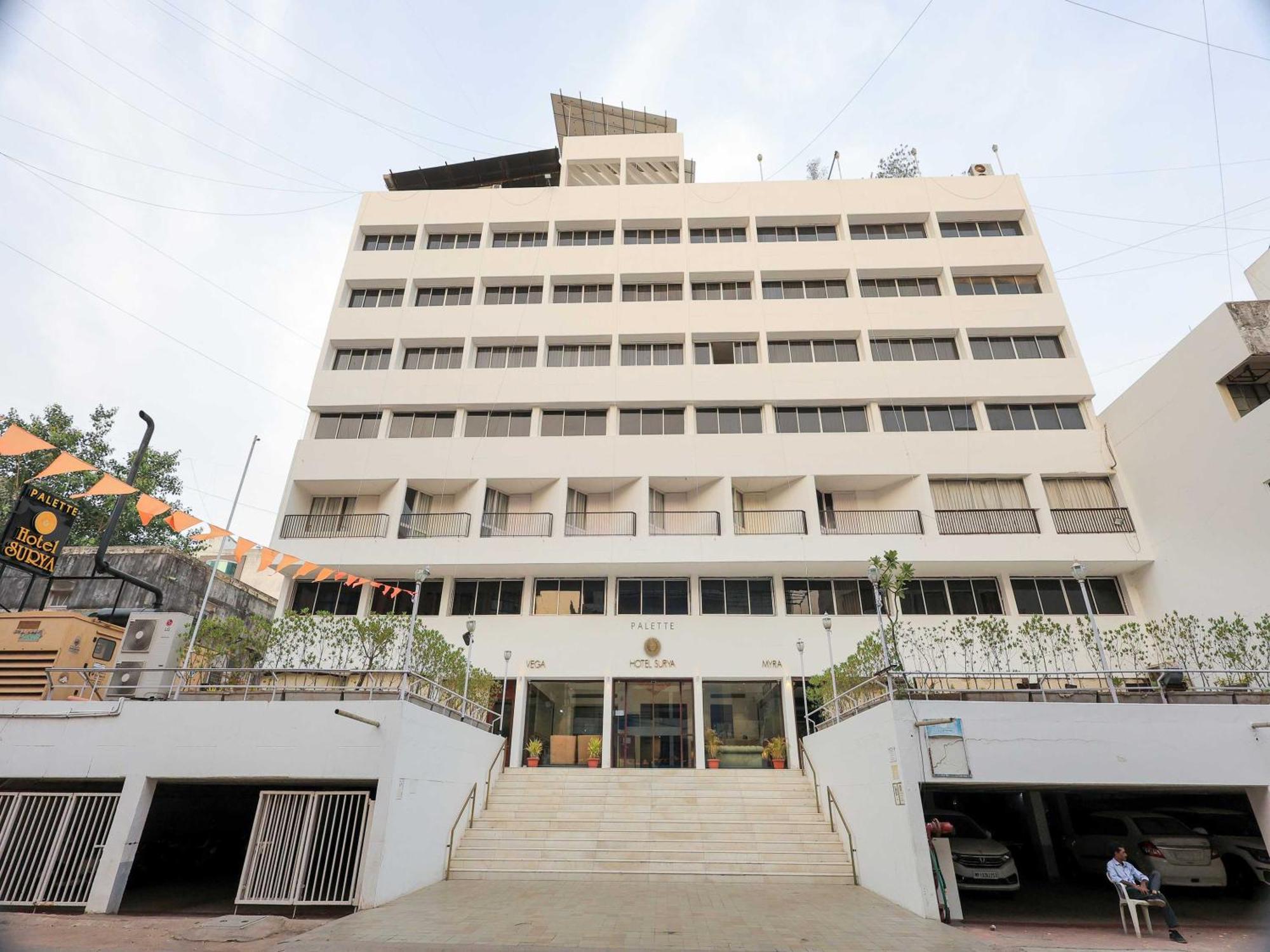 Palette Hotel Surya Vadodara Exterior foto